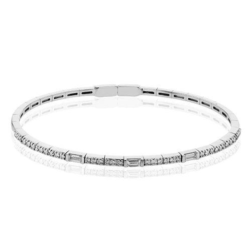 Bangle in 18k Gold with Diamonds