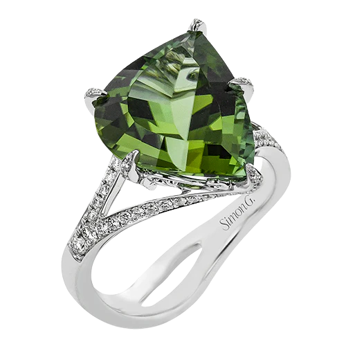 Color Ring in 18k Gold with Diamonds