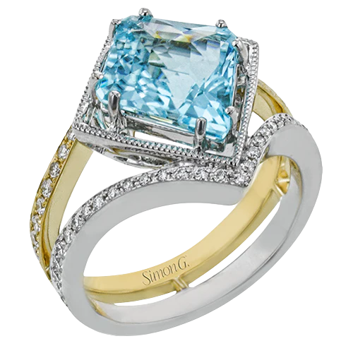 Color Ring in 18k Gold with Diamonds