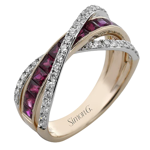 Color Ring in 18k Gold with Diamonds