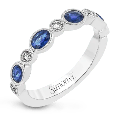 Color Ring in 18k Gold with Diamonds