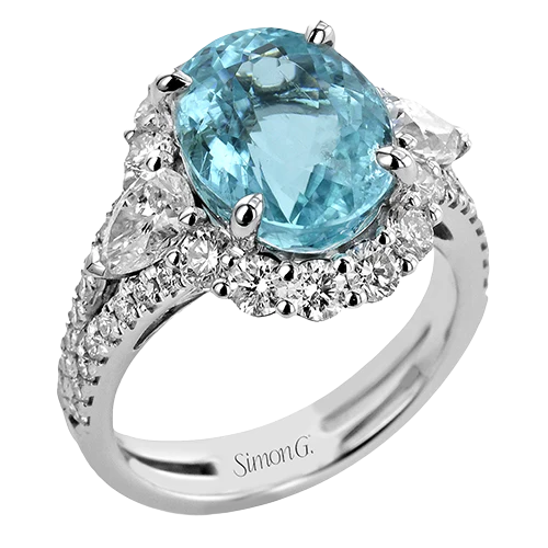 Color Ring in 18k Gold with Diamonds