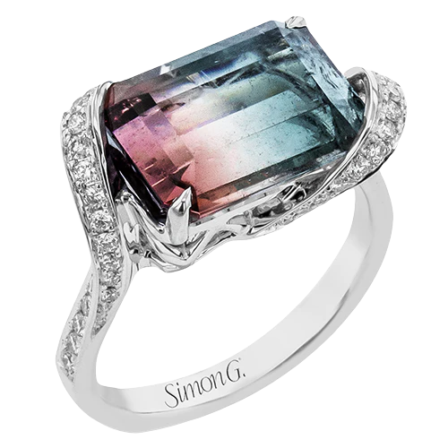 Color Ring in 18k Gold with Diamonds