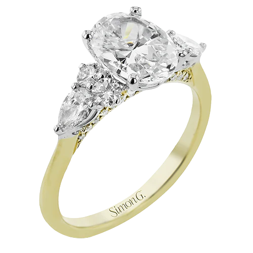 Engagement Ring in 18k Gold with Diamonds - Image 3