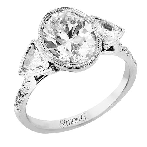 Engagement Ring in 18k Gold with Diamonds - Image 2