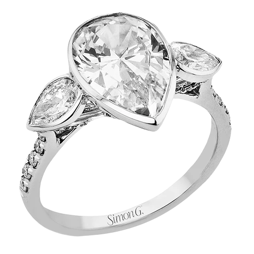 Engagement Ring in 18k Gold with Diamonds - Image 3