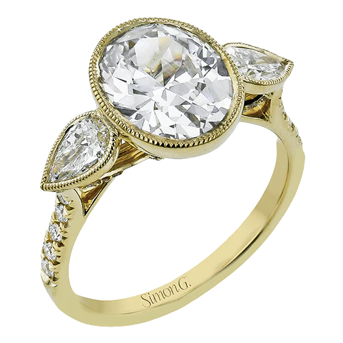 Engagement Ring in 18k Gold with Diamonds - Image 2