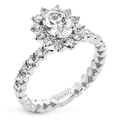 Engagement Ring in 18k Gold with Diamonds