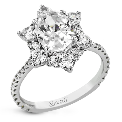 Engagement Ring in 18k Gold with Diamonds - Image 7