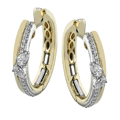 Hoop Earring in 18k Gold with Diamonds
