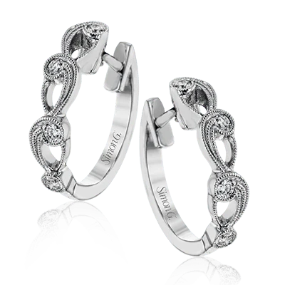 Hoop Earring in 18k Gold with Diamonds