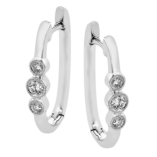 Hoop Earring in 18k Gold with Diamonds