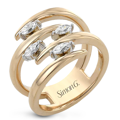 Right Hand Ring in 18k Gold