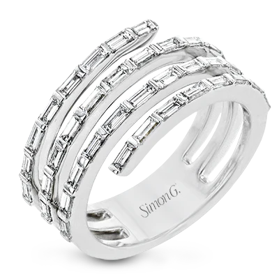Right Hand Ring in 18k Gold