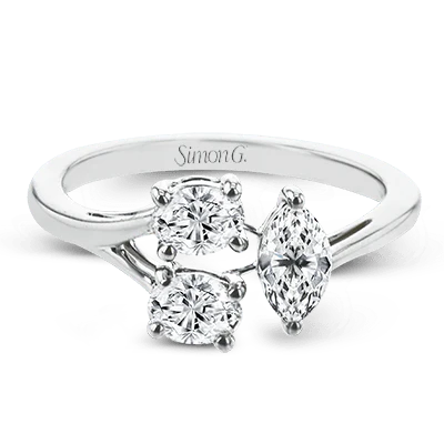 Right Hand Ring in 18k Gold - Image 2