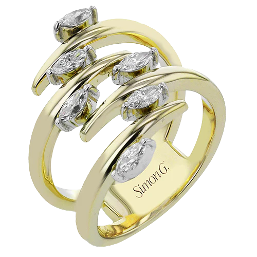 Right Hand Ring in 18k Gold - Image 2