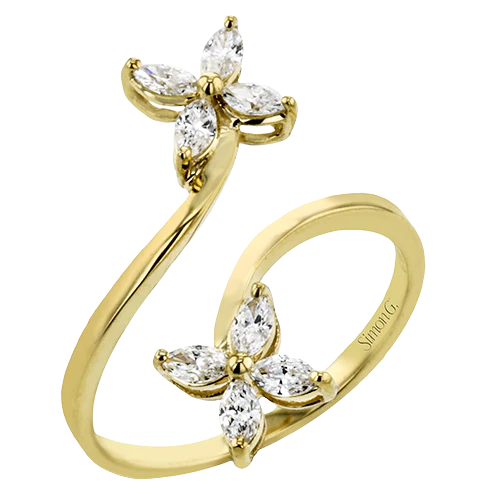 Right Hand Ring in 18k Gold