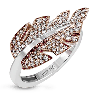 Right Hand Ring in 18k Gold with Diamonds