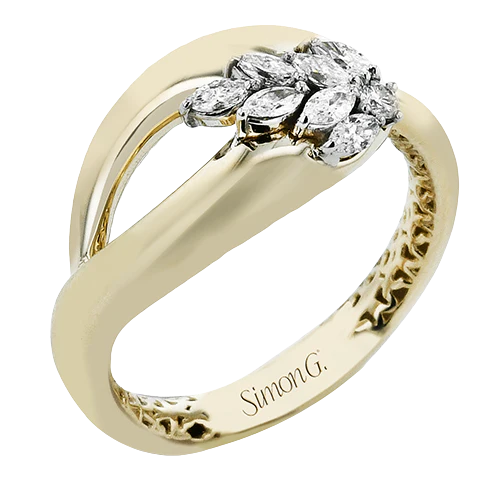 Right Hand Ring in 18k Gold with Diamonds - Image 2