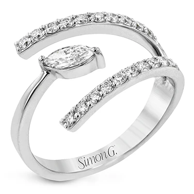 Right Hand Ring in 18k Gold with Diamonds - Image 2