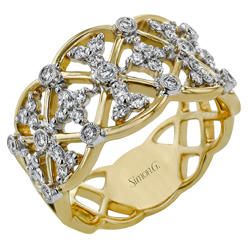Right Hand Ring in 18k Gold with Diamonds