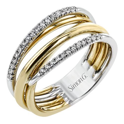 Right Hand Ring in 18k Gold with Diamonds