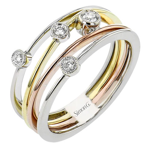 Right Hand Ring in 18k Gold with Diamonds