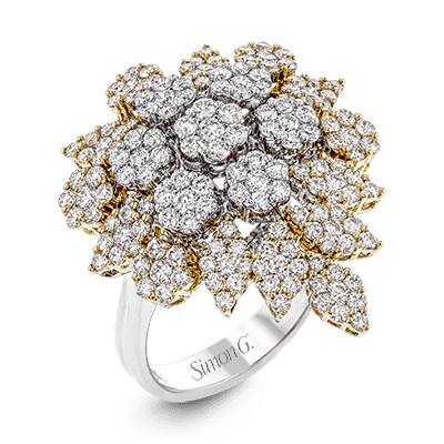 Right Hand Ring in 18k Gold with Diamonds