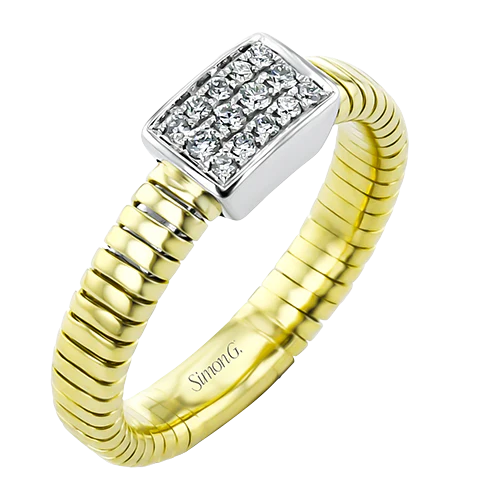 Right Hand Ring in 18k Gold with Diamonds