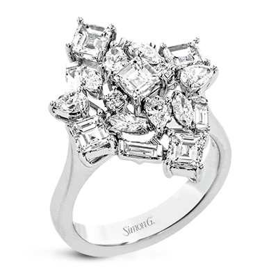 Right Hand Ring in 18k Gold with Diamonds