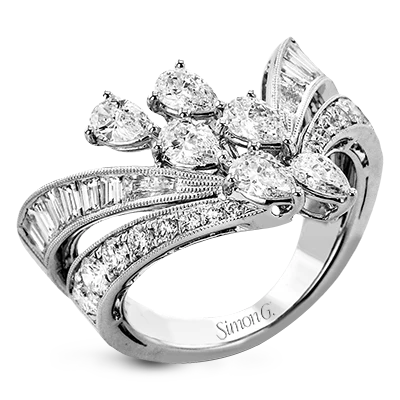 Right Hand Ring in 18k Gold with Diamonds