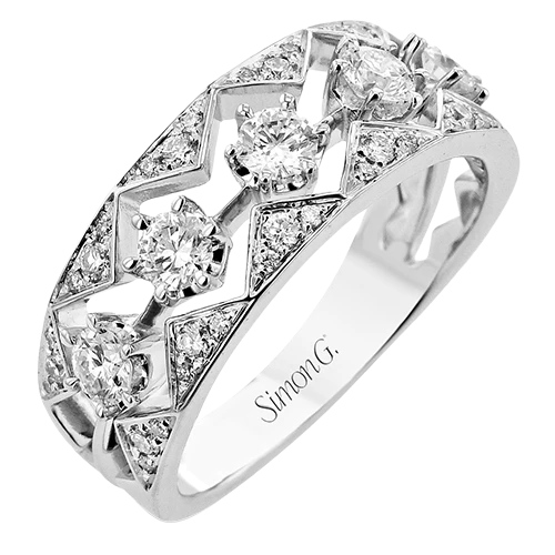 Right Hand Ring in 18k Gold with Diamonds