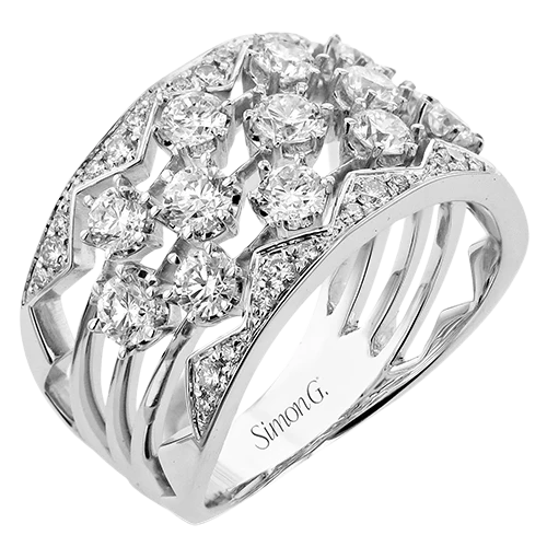 Right Hand Ring in 18k Gold with Diamonds