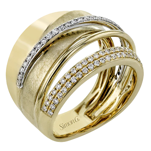 Right Hand Ring in 18k Gold with Diamonds