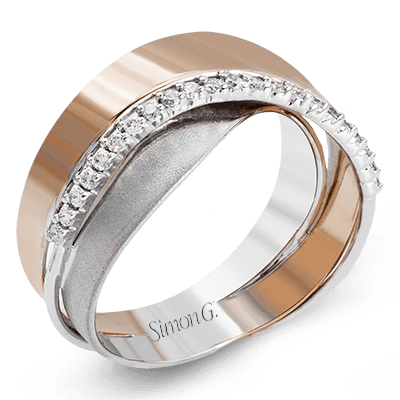 Right Hand Ring in 18k Gold with Diamonds