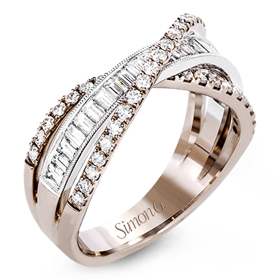 Right Hand Ring in 18k Gold with Diamonds