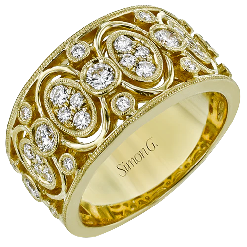 Right Hand Ring in 18k Gold with Diamonds