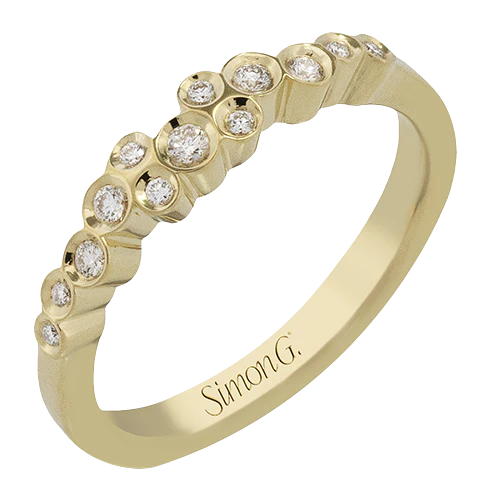 Right Hand Ring in 18k Gold with Diamonds