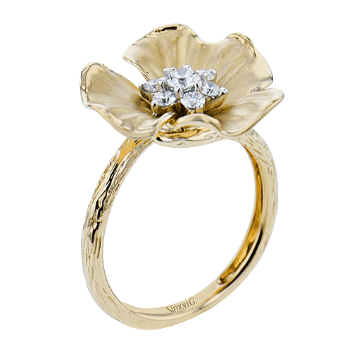 Right Hand Ring in 18k Gold with Diamonds